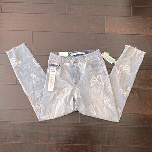 Tinseltown hi rise relaxed skinny butterfly lightwash denim ankle jeans NWT 3/26